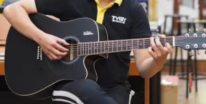 Cách chọn đàn guitar phù hợp cho người mới bắt đầu