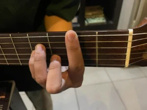 Cách luyện chuyển hợp âm nhanh và chính xác