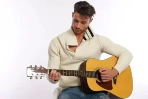 Cách chơi đàn guitar cho người thuận tay trái