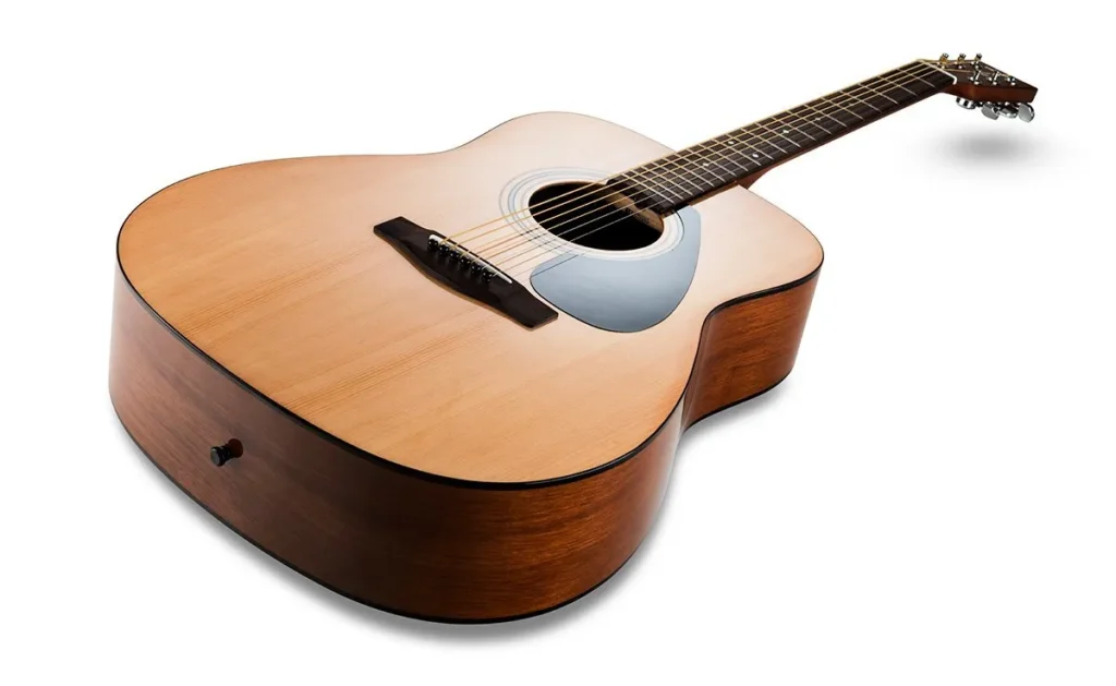 Đàn guitar Yamaha F310 là một lựa chọn phổ biến cho người mới bắt đầu, nổi bật với âm thanh ấm áp, dễ chơi và giá cả phải chăng. Nó có thiết kế thân đàn dreadnought truyền thống, mang lại âm thanh mạnh mẽ, phù hợp với nhiều phong cách chơi.