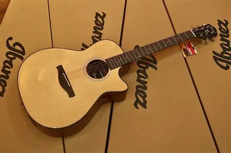 So sánh đàn Guitar làm từ gỗ thịt (Solid Top) và gỗ ép (Laminate)